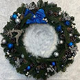 Рождественский венок с оленями (D-55 см) синий бант