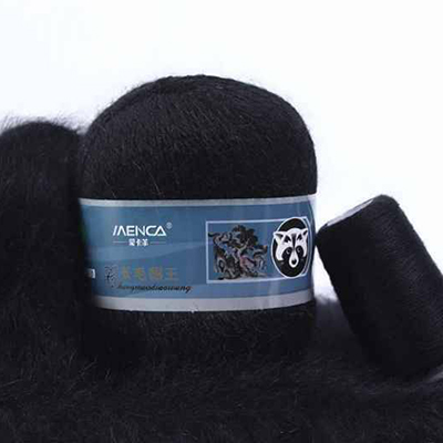 Пряжа Menca Пух норки № 811 (350 м) 50 гр. чёрный Пряжа Menca Пух норки № 811 (350 м) 50 гр. чёрный