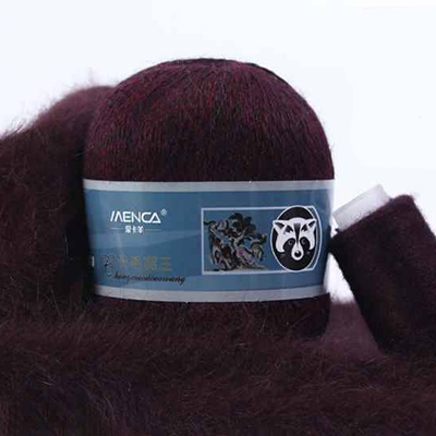 Пряжа Menca Пух норки № 823 (350 м) 50 гр. красно-чёрный Пряжа Menca Пух норки № 823 (350 м) 50 гр. красно-чёрный